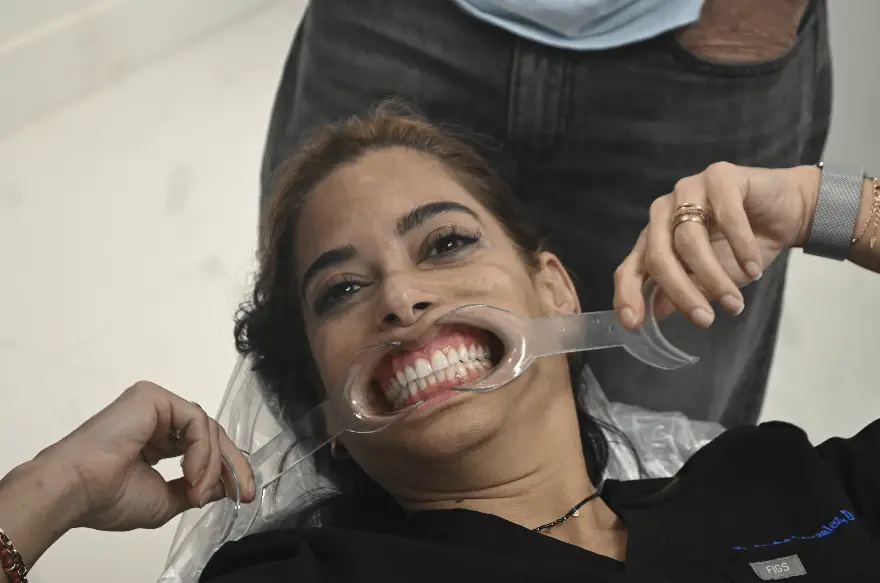 Atención dental en Dr. G Dental Studio, Miami